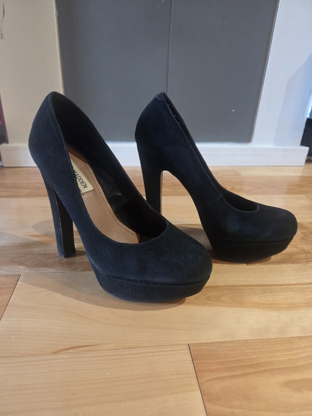 Steve Madden Black Suede Platform High Heel Pumps